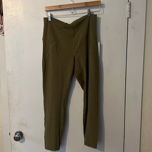 NWT Lululemon Unlimited HR tight-size 12